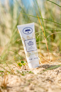 Les Thermes Marins de Saint Malo Exfoliační pečující peeling s chaluhou a ryolitem, 75 ml